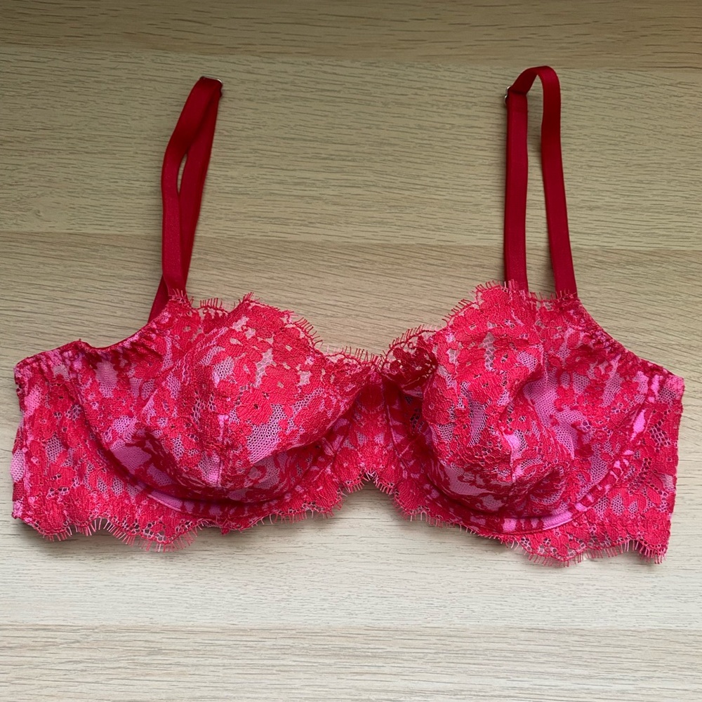 Victoria’s Secret Very Sexy Unlined Demi Bra in Pink and Red Lace Never Worn